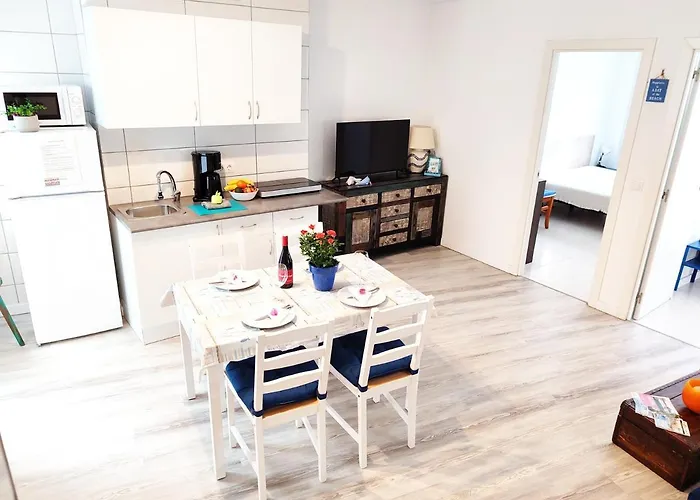 Bonito Estudio Con Patio Interior En Altea