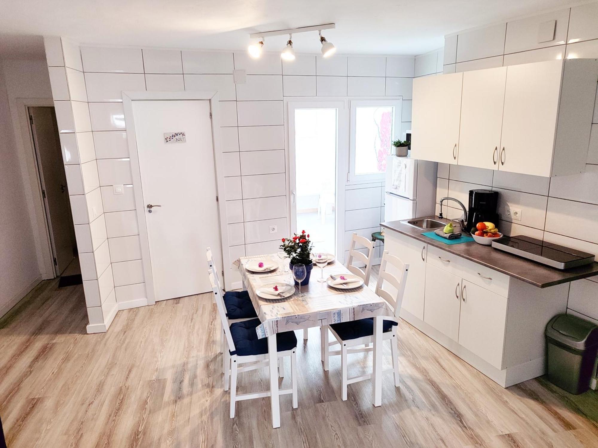 Bonito Estudio Con Patio Interior En Altea